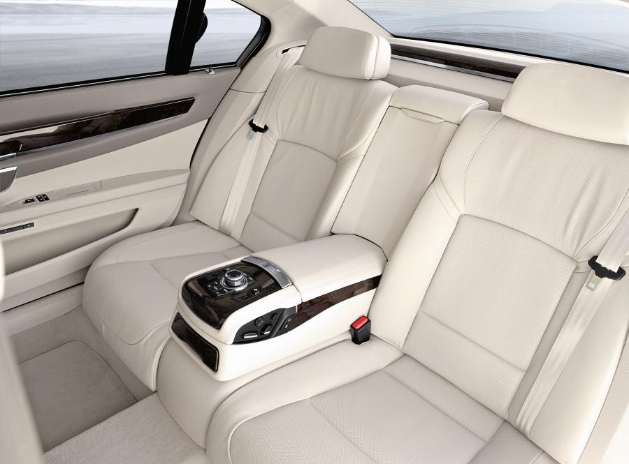  BMW 7-Series 2008 года  (фото 7 из 77)